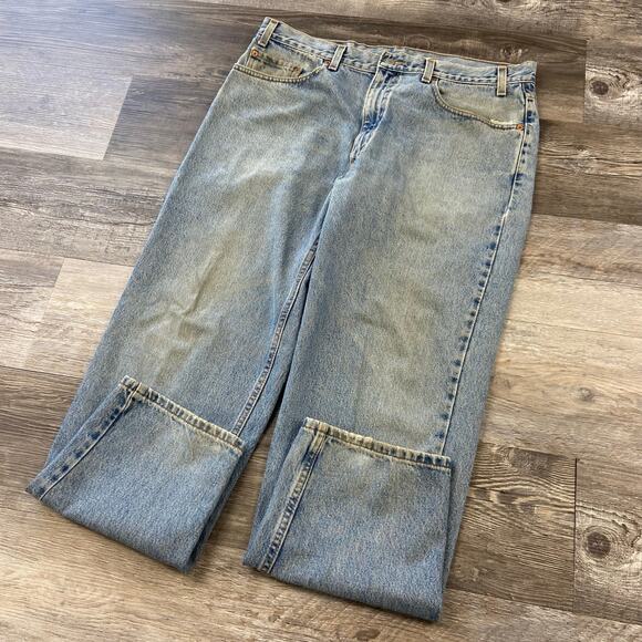 Vintage 90s Levis 550 Faded Blue Red Tab Mens 37x30 Relaxed Fit Denim Jeans - Picture 1 of 13